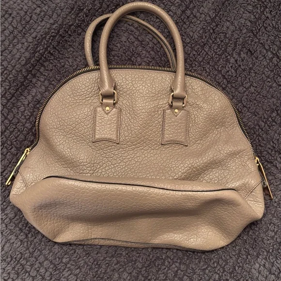 Burberry Black Bag with Gold Zipper - Picture 3 of 8